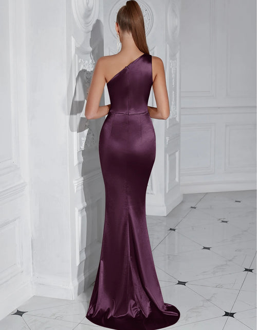 Load image into Gallery viewer, Elegant One-Shoulder Sleeveless Maxi Dress – Sexy Draped Celebrity Party Dress for Women
