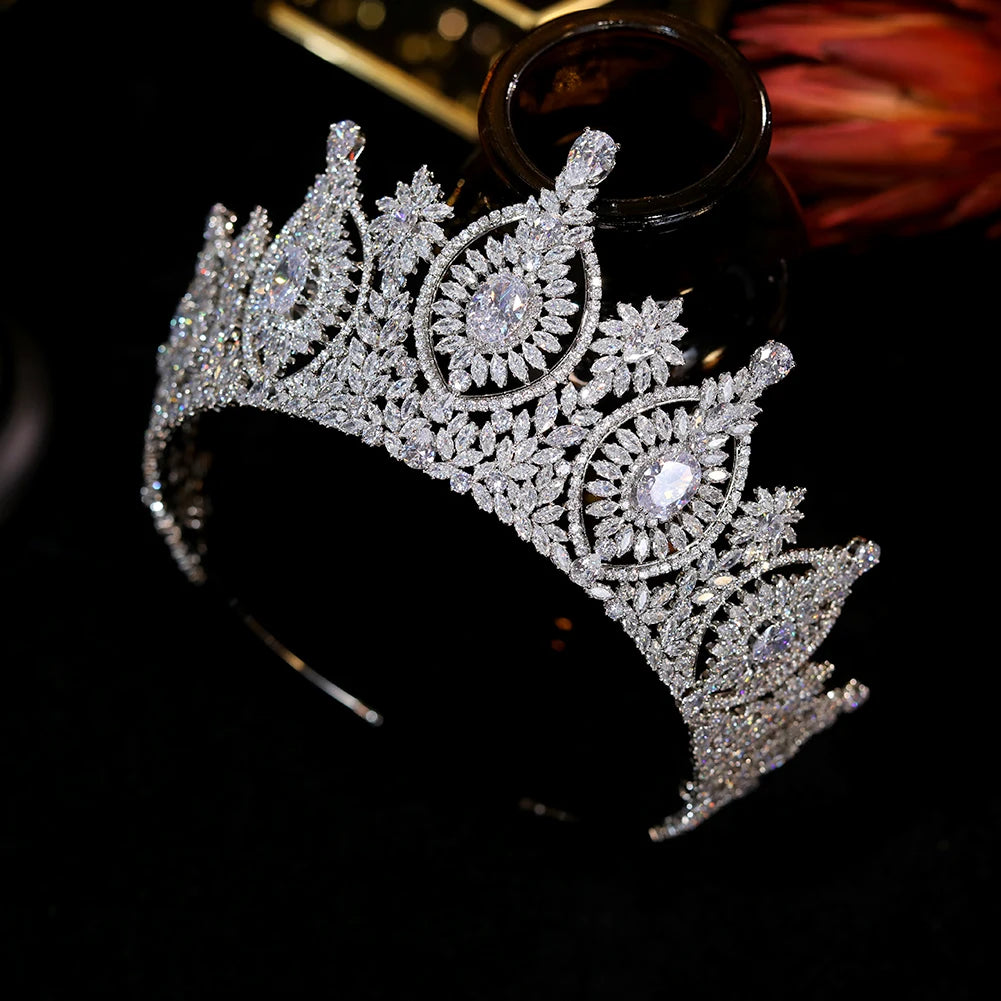 Regal Elegance Luxury Bridal Crown – Cubic Zirconia Crystal Queen Tiara for Weddings & Prom