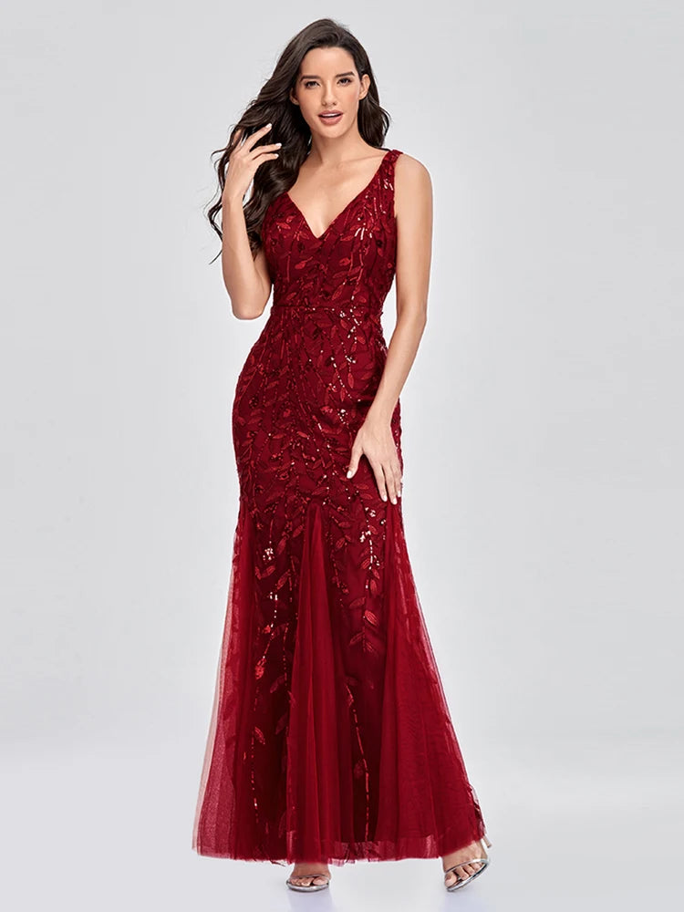 Glamorous Sleeveless V-Neck Tulle Sequin Mermaid Cocktail Dress for Unforgettable Nights