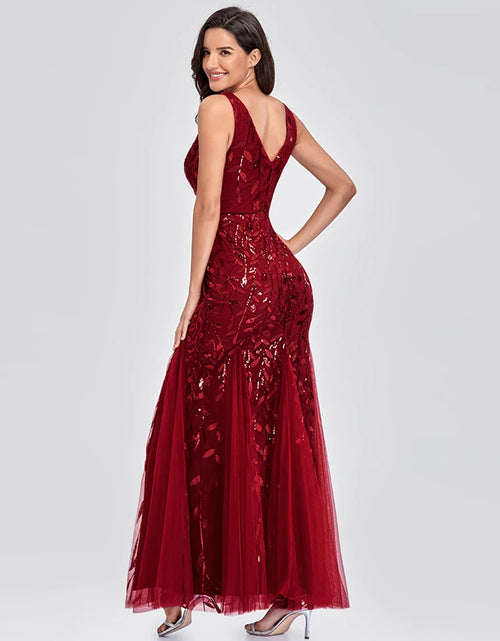 Load image into Gallery viewer, Glamorous Sleeveless V-Neck Tulle Sequin Mermaid Cocktail Dress for Unforgettable Nights
