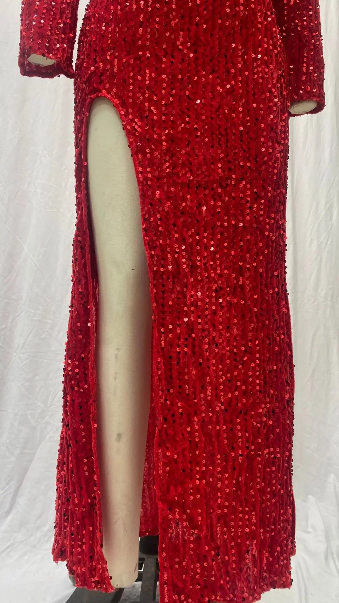 European & American Deep V Slim-Fit Sequined Split Dress – Long Sleeve Glamour for Women"