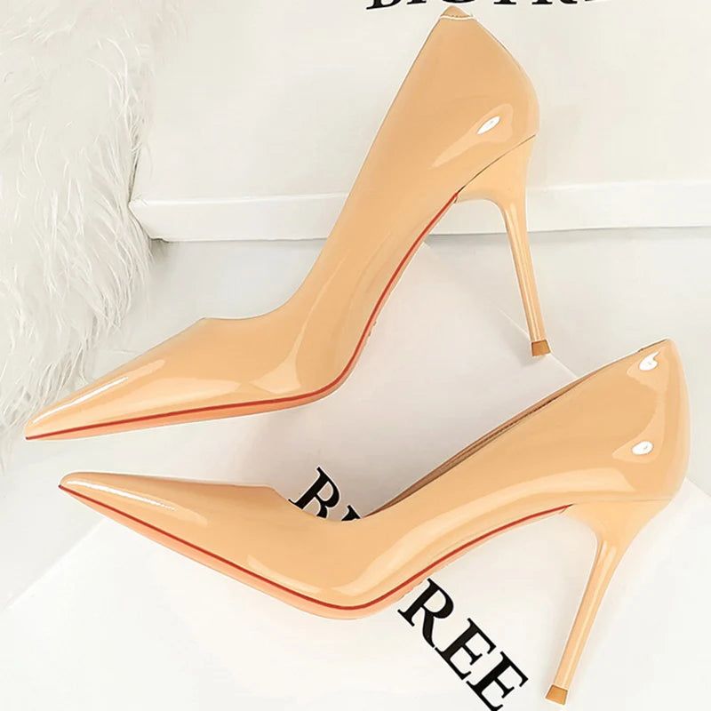 Timeless Elegance: 9.5cm Glossy Stiletto Heels for Every Occasion