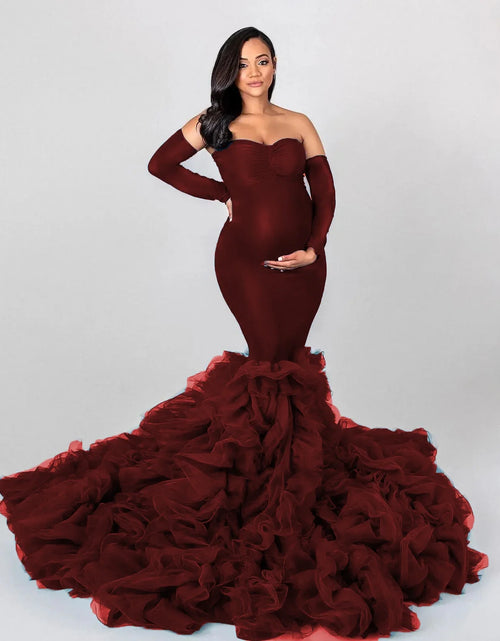 Load image into Gallery viewer, Chic Mermaid Maternity Robe – Off-Shoulder Sweetheart Photo Shoot Gown
