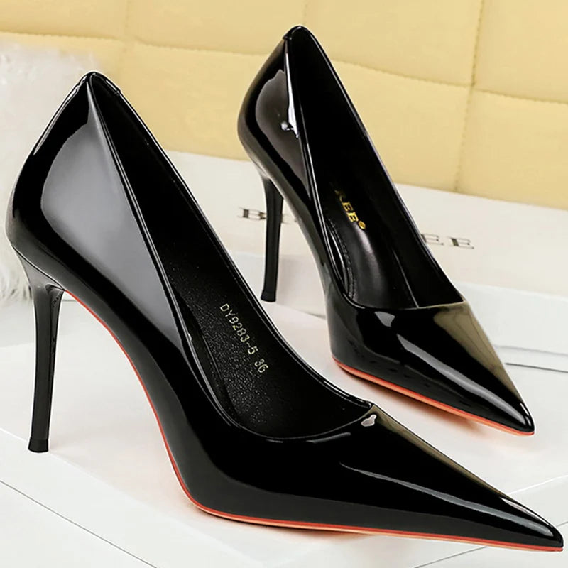 Timeless Elegance: 9.5cm Glossy Stiletto Heels for Every Occasion