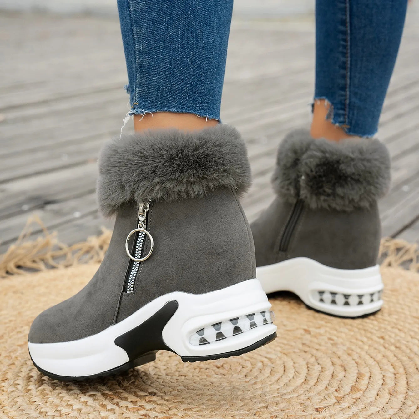 Cozy Luxe: Winter Warm Sneakers with Fluffy Comfort & Style