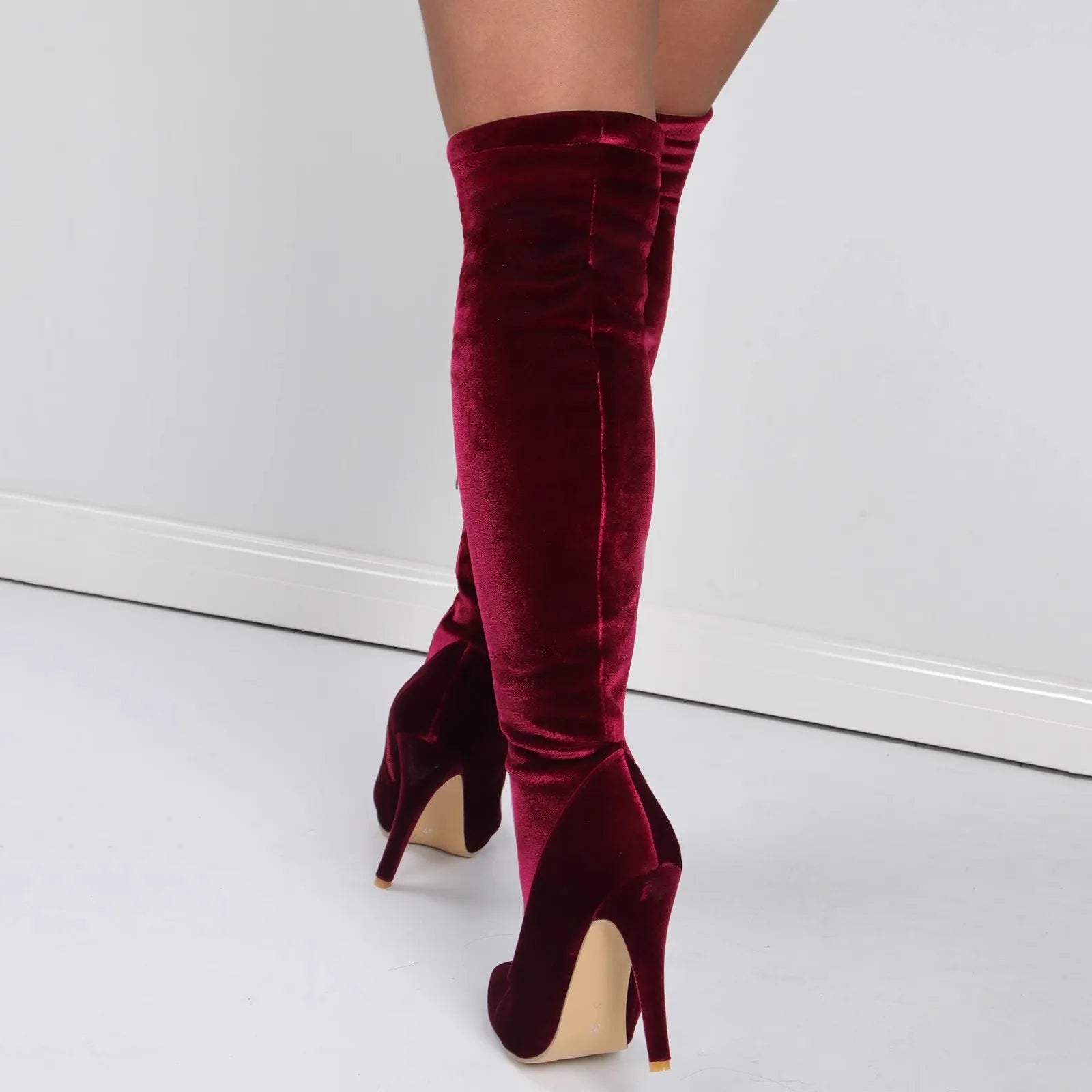 Velvet Elegance: Over-the-Knee Heeled Boots for Sophisticated Glamour