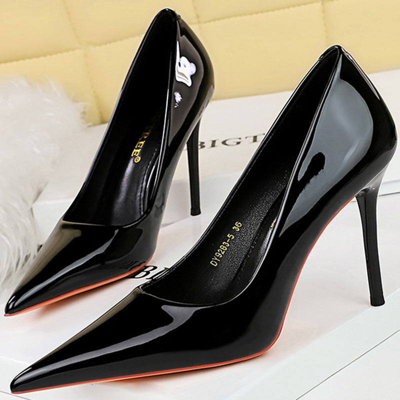 Timeless Elegance: 9.5cm Glossy Stiletto Heels for Every Occasion