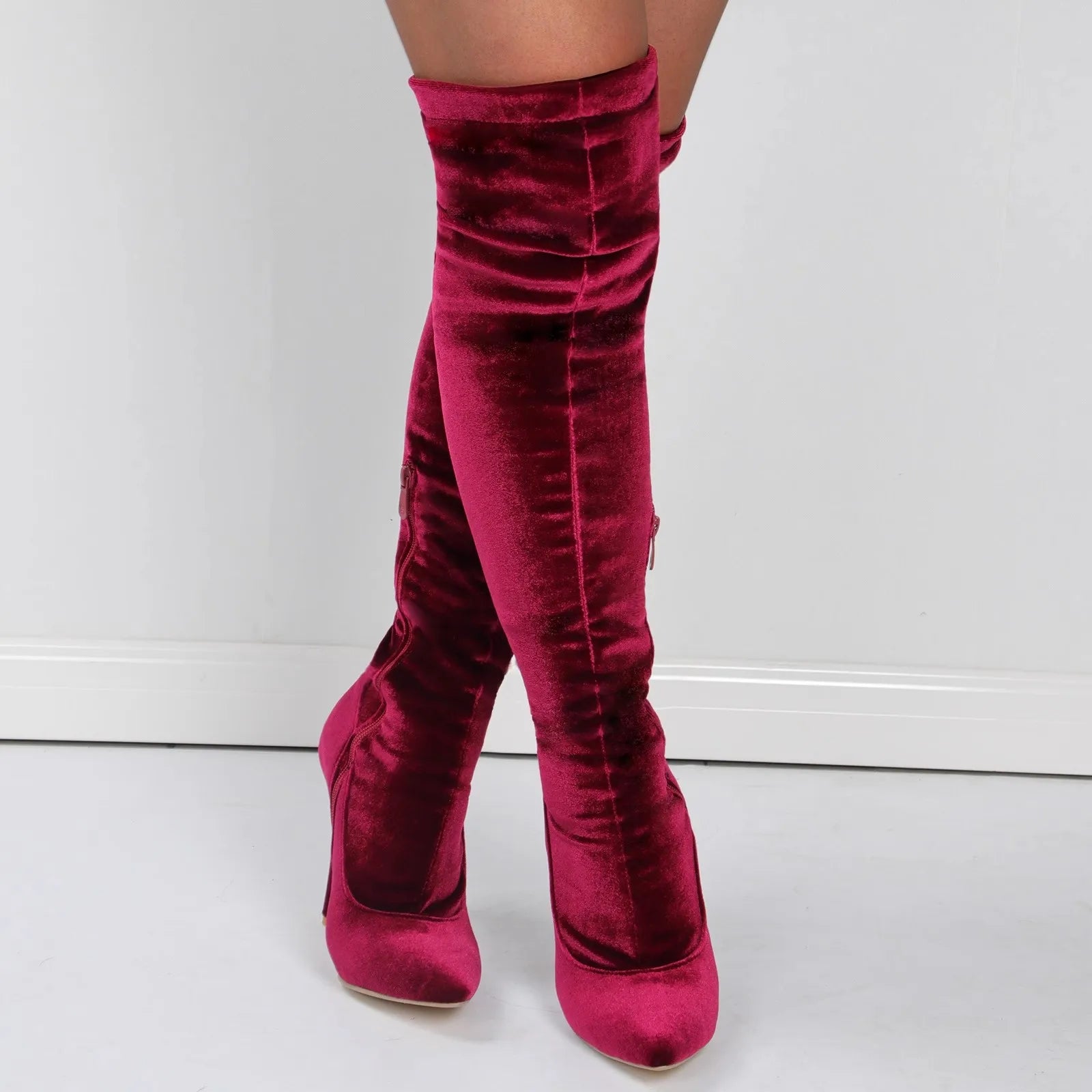 Velvet Elegance: Over-the-Knee Heeled Boots for Sophisticated Glamour