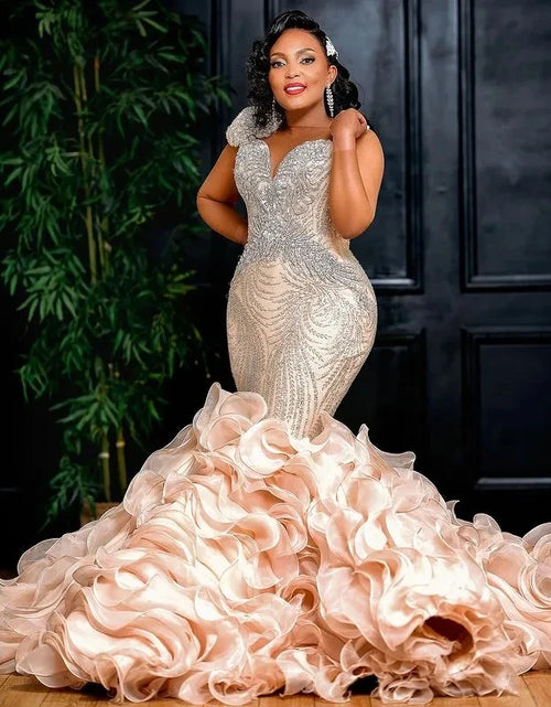 Load image into Gallery viewer, Elegant Champagne African Mermaid Wedding Dress with Organza Ruffles and Appliques
