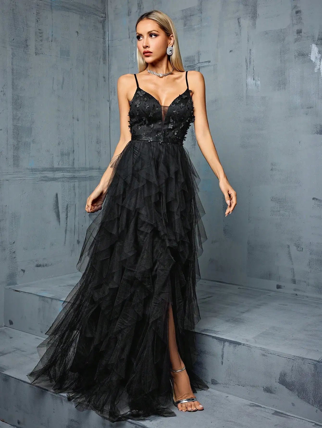 Enchanting V-Neck Embroidered Lotus Mesh Evening Gown with Slit – Perfect for Prom