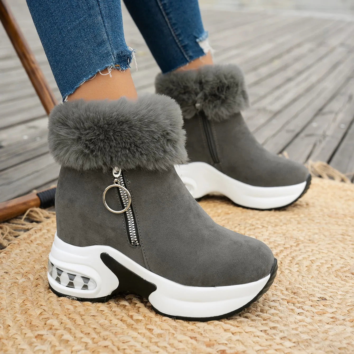 Cozy Luxe: Winter Warm Sneakers with Fluffy Comfort & Style