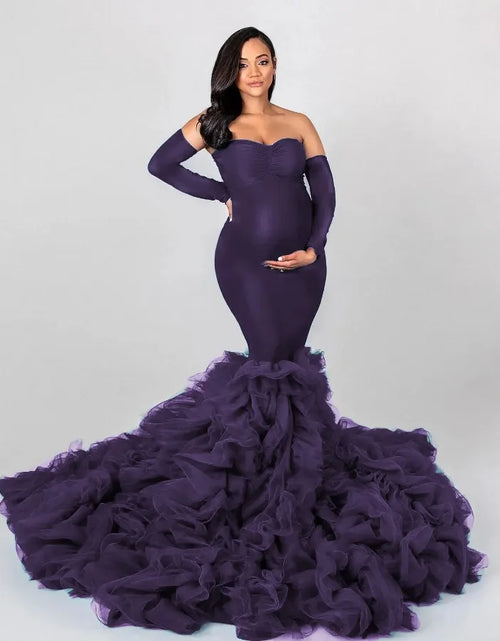 Load image into Gallery viewer, Chic Mermaid Maternity Robe – Off-Shoulder Sweetheart Photo Shoot Gown
