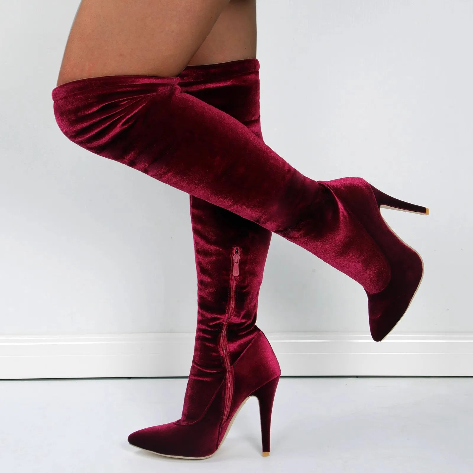 Velvet Elegance: Over-the-Knee Heeled Boots for Sophisticated Glamour